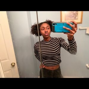 Black and white long sleeve crop top😍‼️